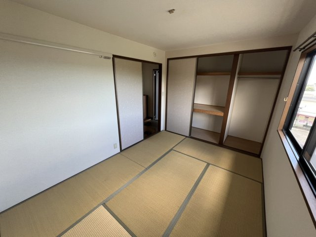 メゾン・ソレイユA・Bの和室