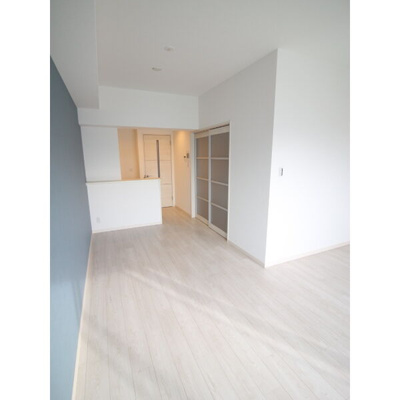 【洋室】 | Cherry Blossom 五条通 | 広々とした洋室です