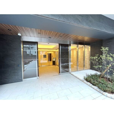 【エントランス】 | Cherry Blossom 五条通 | 落ち着いたエントランスです