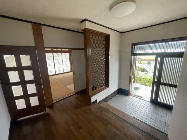 南区銭塘町2731-2の玄関