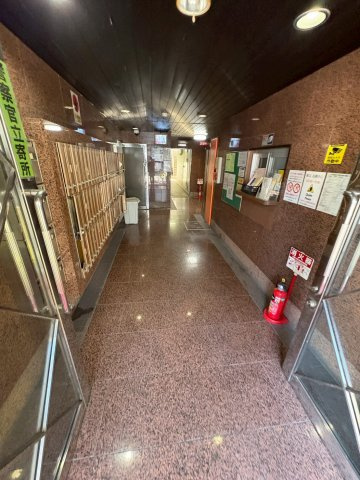 大阪市西区本田４丁目の賃貸マンションのロビー