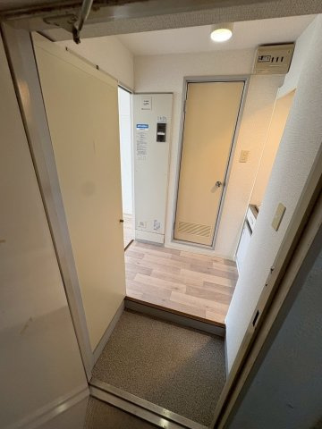 大阪市西区本田４丁目の賃貸マンションの玄関