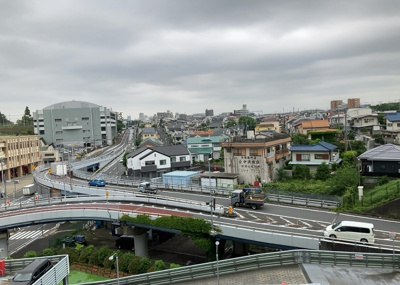 【展望】 | レーベンハイム緑ヶ丘エアーズ | 眺望を気にして物件を探す場合、前面に建物が建っていないか現地で確認しましょう！前面に建物があると景色はもちろん、日当たりや風通しにも影響が出てきます。住んだ時のことを想像しながら現地見学をしましょう。