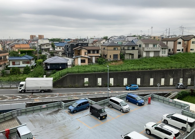 【展望】 | レーベンハイム緑ヶ丘エアーズ | 景色重視でお家選ぶをするとスーパーが遠い！学校が遠い！など生活をするうえで利便性で困ることもあります。まず一度現地を見学する際に、周辺の施設などがあるかを確認し、暮らし始めた後のことを想像しましょう。