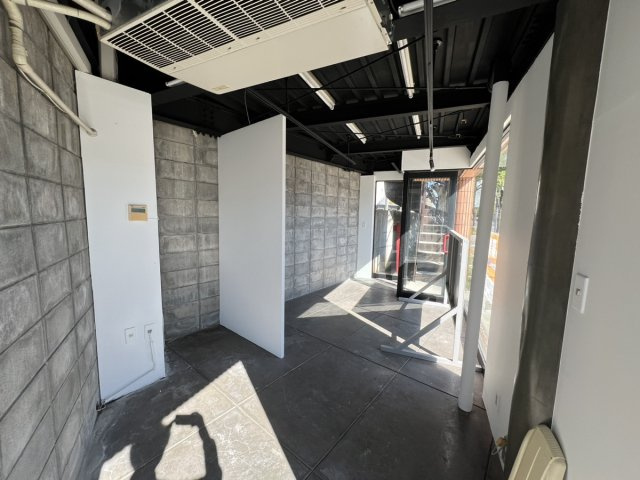 松江町テナントの内装