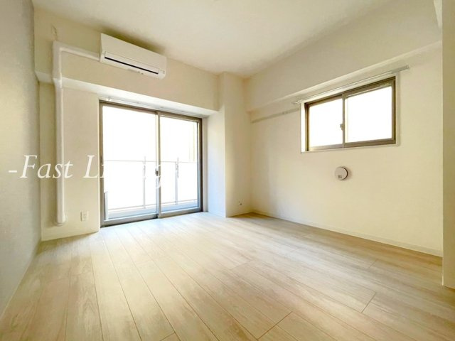 LUKICIA神楽坂の居間・リビング