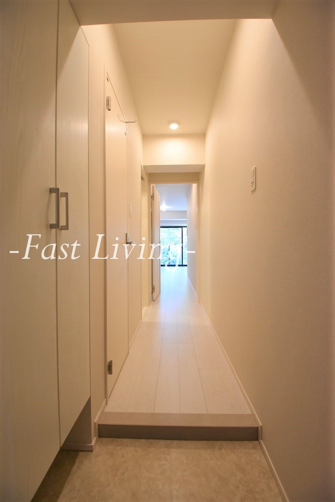 グランクリュ新宿御苑の玄関