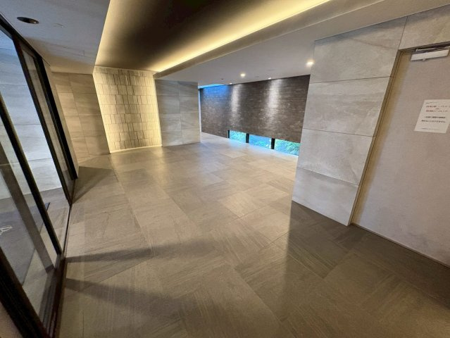 大阪市西区境川２丁目の賃貸マンションのロビー