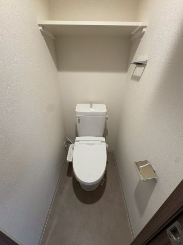 大阪市西区境川２丁目の賃貸マンションのトイレ