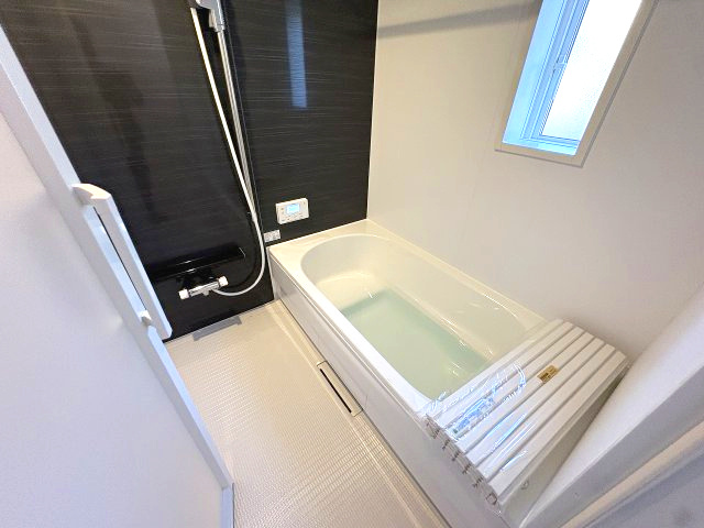 【内装】 | 糟屋郡志免町東公園台1丁目第1　1号棟（全3棟）【仲介手数料無料・0円】 | 施工例。浴室です。施工例は完成時と異なる場合があります。