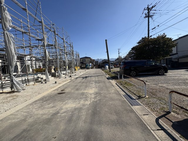 【その他】 | 糟屋郡志免町東公園台1丁目第1　1号棟（全3棟）【仲介手数料無料・0円】 | 現地写真。前面道路です。