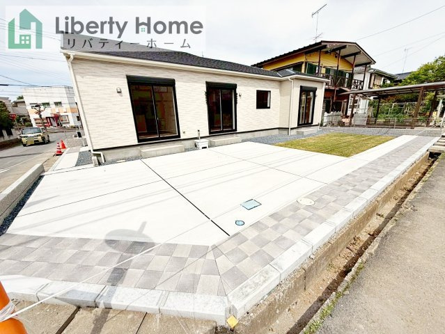 土浦市天川1丁目3期　新築戸建　2号棟の駐車場
