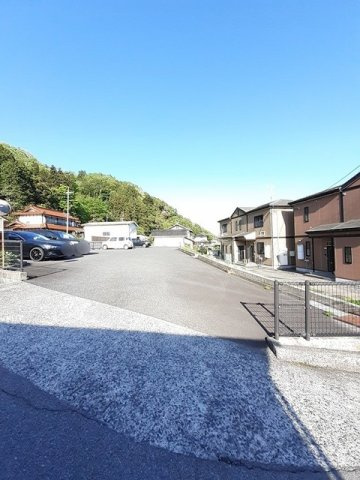 ハピネスヒルＡの駐車場|駐車場があります