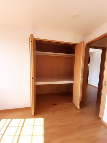 ハピネスヒルＡの収納|便利な収納スペースです