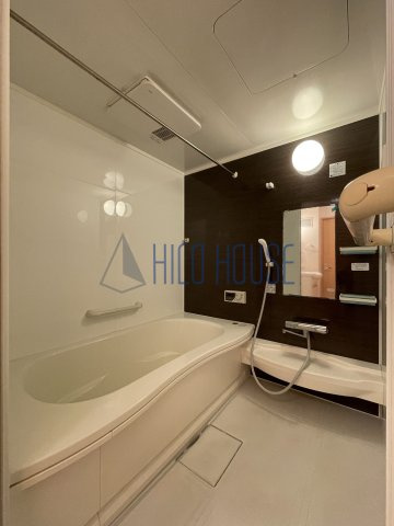 サンクス羽折の浴室