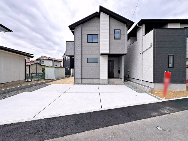 新築戸建・新築建売　郡山市富久山町9期　明健小・明健中の外観|駐車スペースは並列で3台可能です！（車種による）