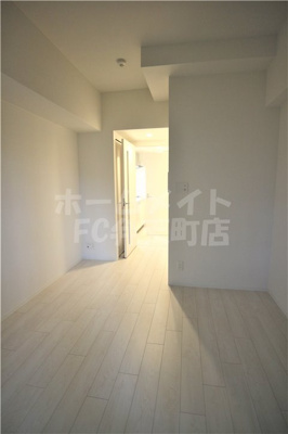 【寝室】 | エスリード弁天町ポートヴィラ | 落ち着いて過ごせるお部屋なので、寝室にいかがでしょうか