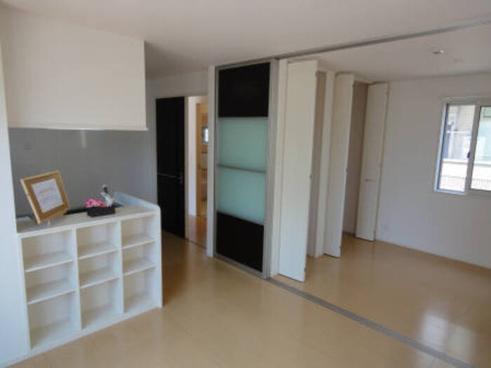 ボヌール Eの居間・リビング