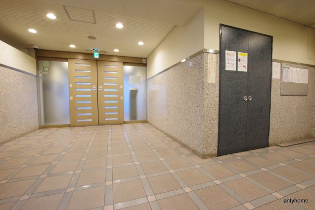 エスリード本町　仲介手数料無料のロビー
