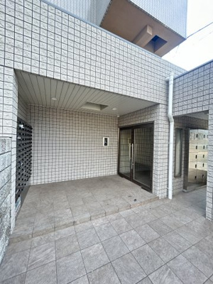 【エントランス】 | イズミ８２