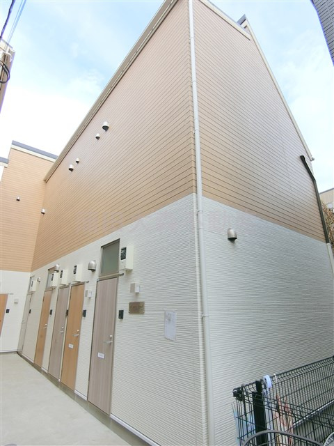 OJ HILLS FIRSTの外観