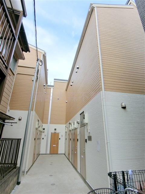 OJ HILLS FIRSTの外観|2020年11月築　木造地上2階建て総戸数10戸
東京都大田区西六郷1丁目　JR京浜東北線蒲田駅徒歩15分、京急急行本線雑色駅徒歩7分