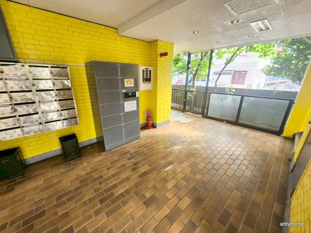 エレガンス5　仲介手数料無料のロビー