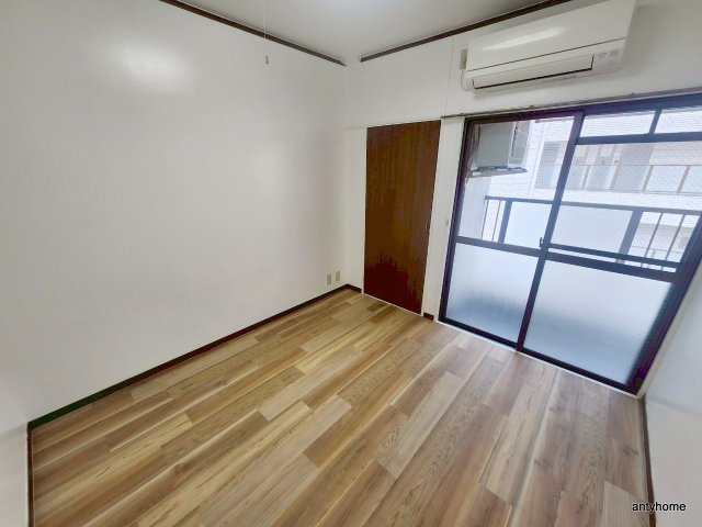 エレガンス5　仲介手数料無料の寝室