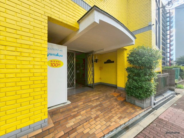 エレガンス5　仲介手数料無料のエントランス