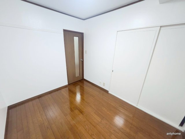 エレガンス5　仲介手数料無料の寝室