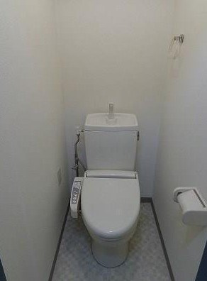 中野区中野６丁目のアパートのトイレ