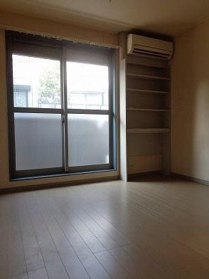 中野区中野６丁目のアパートの居間・リビング