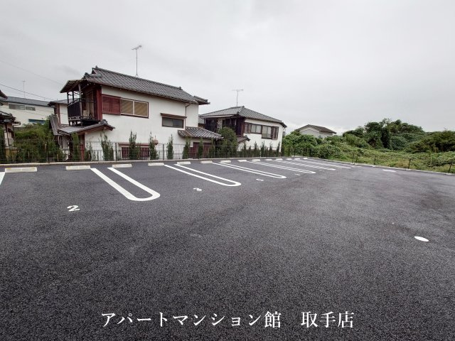 ナバーナⅢ取手（NIRVANA）の駐車場