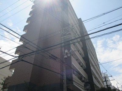 【外観】 | エステムコート新大阪Ⅷレヴォリス | 新大阪駅近。分譲賃貸ならではの重厚感があります。