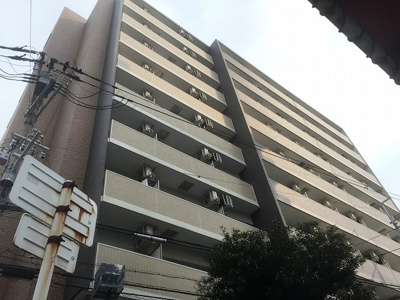 【外観】 | エステムコート新大阪Ⅷレヴォリス | 新大阪駅近。分譲賃貸ならではの重厚感があります。