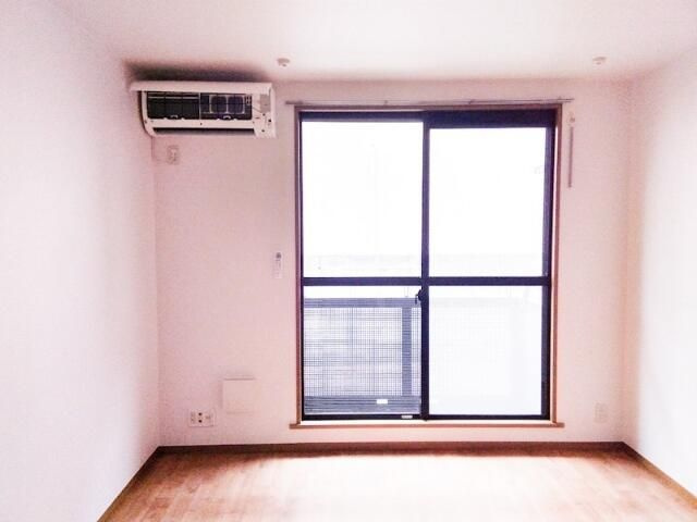 ジュネス光ヶ丘の居間・リビング