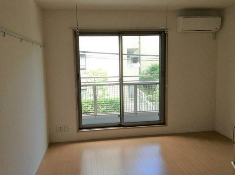 中野区本町３丁目の賃貸マンションの居間・リビング