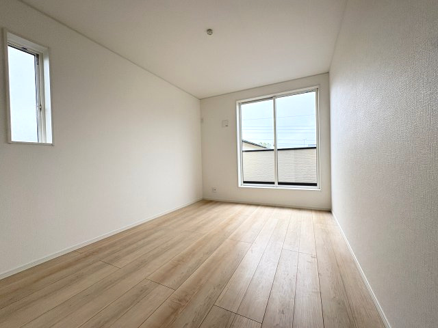 【寝室】 | 糟屋郡須恵町植木第8　2号棟（全2棟）【仲介手数料無料・0円】 | 施工例。施工例は完成時と異なる場合があります。
