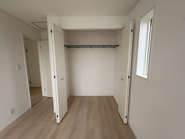 【収納】 | 糟屋郡須恵町植木第8　2号棟（全2棟）【仲介手数料無料・0円】 | 施工例。施工例は完成時と異なる場合があります。
