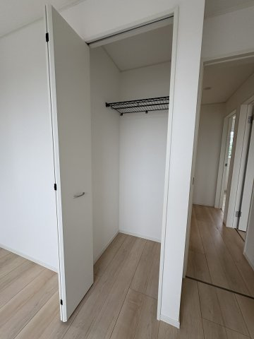 【収納】 | 糟屋郡須恵町植木第8　2号棟（全2棟）【仲介手数料無料・0円】 | 施工例。施工例は完成時と異なる場合があります。
