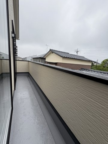 【バルコニー】 | 糟屋郡須恵町植木第8　2号棟（全2棟）【仲介手数料無料・0円】 | 施工例。施工例は完成時と異なる場合があります。
