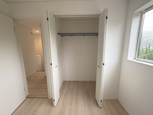 【収納】 | 糟屋郡須恵町植木第8　2号棟（全2棟）【仲介手数料無料・0円】 | 施工例。施工例は完成時と異なる場合があります。
