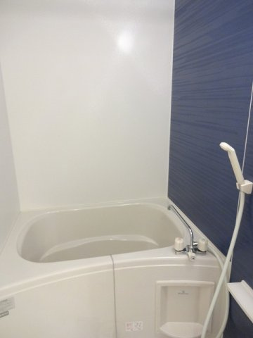 ラ・リマーユⅡの居間・リビング|明るい色調の室内です