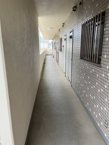 ラフィナート菊名のロビー