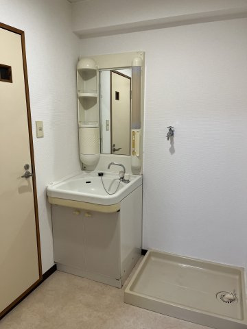 ラフィナート菊名の洗面所