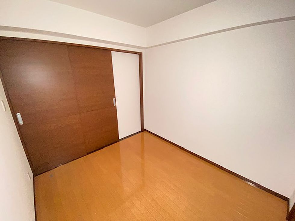 グリシーヌの洋室