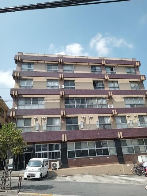 ラッピー興産ビルの外観