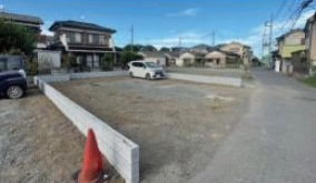敷地面積34坪　売地　川越市寺尾 B区画の前面道路含む現地写真|南道路！4.0ⅿ公道に10ⅿ以上接道で間口が広い為、お車の出し入れもラクラクです♪