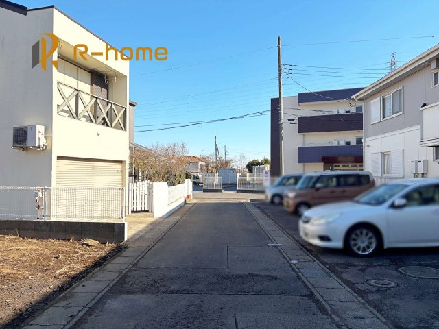 取手市本郷2期　新築戸建て　1号棟の前面道路含む現地写真|『今から見たい！』大歓迎です♪
お気軽にＲ－ｈomeまでお問い合わせください。