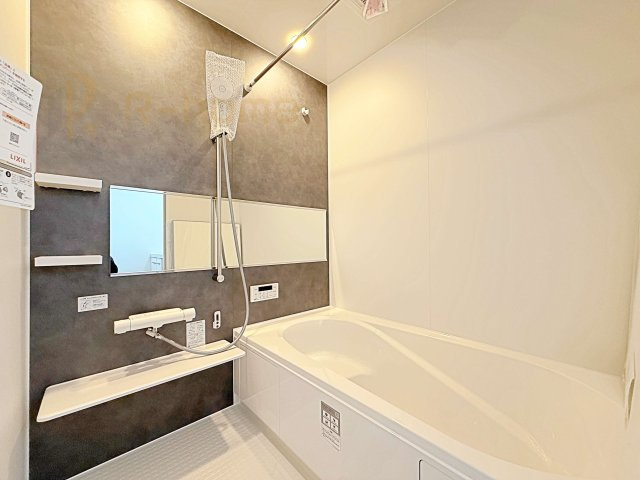 取手市本郷2期　新築戸建て　1号棟の浴室|足を伸ばしてもゆったりできるバスルーム♪機能性も取り入れて使い易さも保証します♪